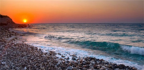 在海伦市加盟胡格格火锅靠谱吗，海伦市投资特色火锅店有市场吗