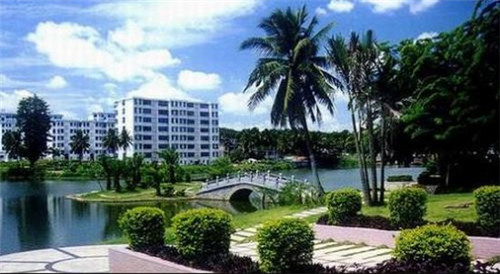 博兰克全自动电脑洗车加盟在启东市开店前景怎么样，启东市加盟汽车美容店哪家好